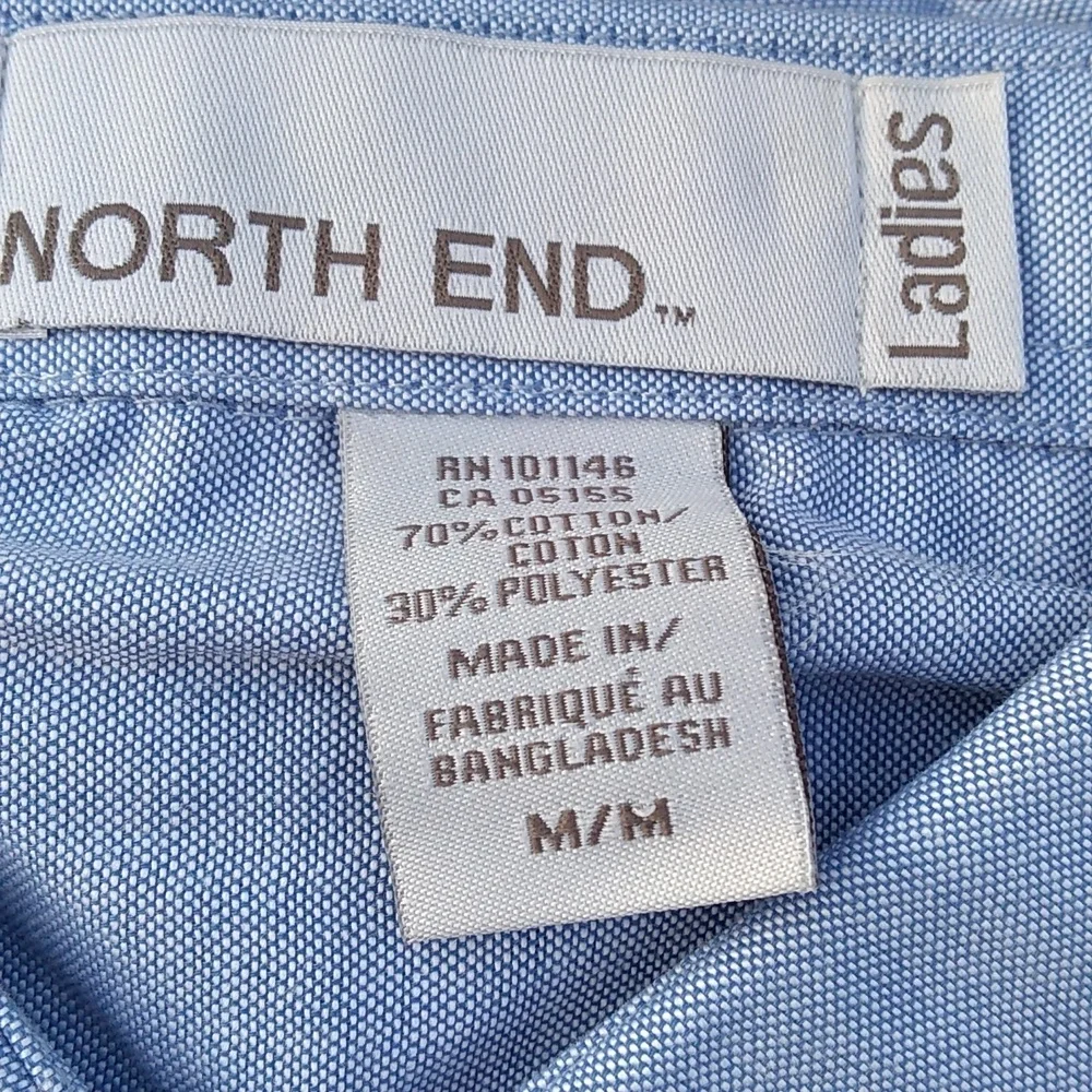 NWT Women's Long Sleeve Oxford Shirt, Sz Medium Wrinkle Resistant, Blue … - Picture 3 of 7